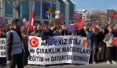Staj ve çıraklık mağdurları miting düzenledi