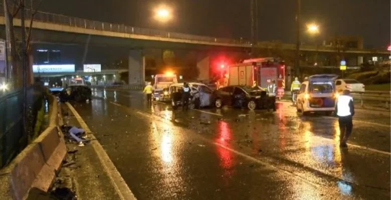Ataşehir’de Alkollü Şoför İki Kazaya Neden Oldu