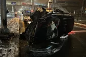 Elazığ’da araba refüje çarparak devrildi, 6 kişi yaralandı
