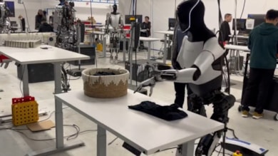 Elon Musk’ın robotu toplumsal medyada tartışma yarattı