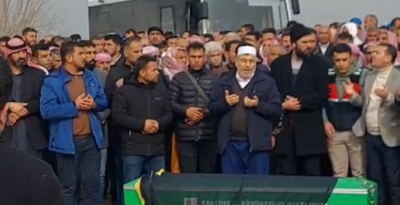 Hava korsanı, 17 yıl sonra babasının cenazesine katıldı