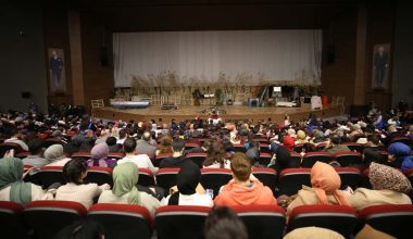 Muş’ta beş günde 10 bin kişi tiyatroyla buluştu