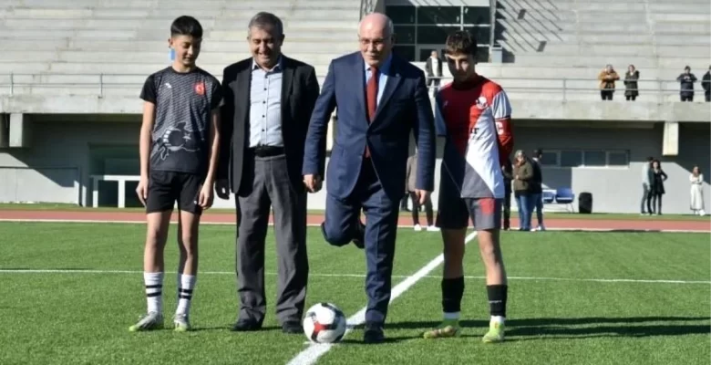 Uşak Üniversitesi, Uşaklı Gençlere Stadyumunu Açtı