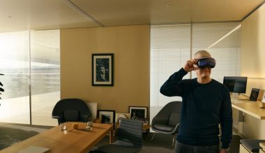 Apple Vision Pro ön siparişleri tükendi lakin CEO pek de umutlu değil