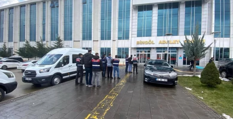 Bingöl’de Hırsızlık ve Uyuşturucu Hatasından Aranan 3 Şahıs Yakalandı
