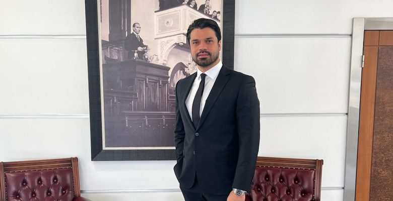 Çadır tüccarlarına da siyasi tüccarlara da ses yükseltiyoruz