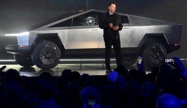 Elon Musk’a paslanan Tesla şoku… Kullanıcılar şikayetçi