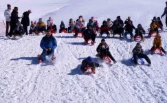 Erzurum Valisi Mustafa Çiftçi, Müdafaa Altındaki Çocuklarla Kayak Yaptı