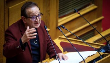 Eşcinsel evliliğin onaylandığı Yunanistan’da siyasetçi mecliste yıllar sonra itiraf etti