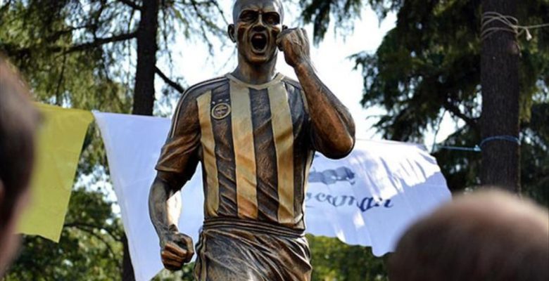 Fenerbahçe heykellerini Şükrü Saraçoğlu’na taşıyacak