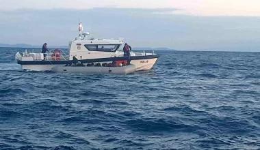 İzmir’de 78 sistemsiz göçmen kurtarıldı, 102 göçmen yakalandı