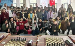 Kars’ta ‘Okullar ortası Satranç Turnuvası’ sona erdi