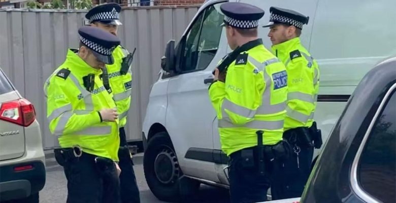 Londra’da kimyasal akın: Çok sayıda yaralı var