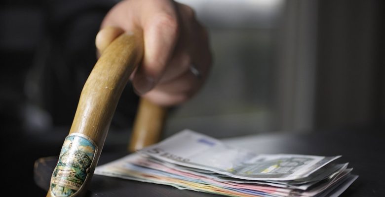 Maaş artırımları bir ayda buhar oldu
