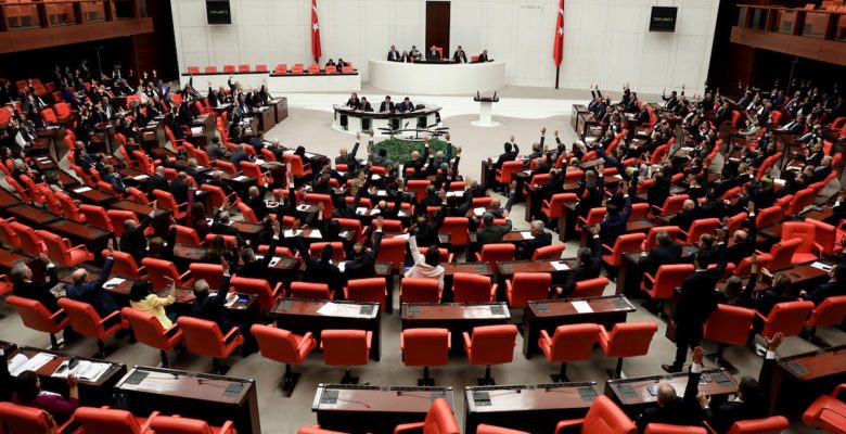 Meclis, Arap parası için kanun çıkarıyor