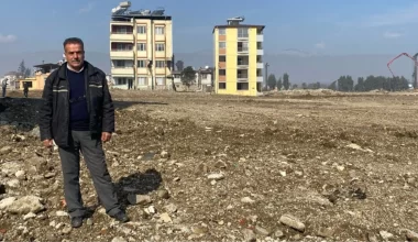 Sarsıntıda haritadan silinen mahalle! 6 bin kişilik mahallede sadece 3 kişi kaldı