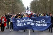 Almanya’da Tesla protestosu