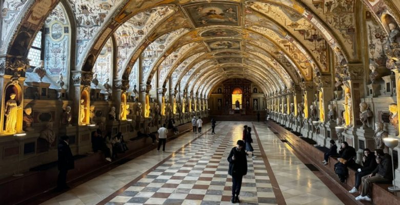 Almanya’nın en büyük kent saray göz kamaştırıyor