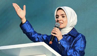 Bakan’dan yapımcıya: Bir dizide herkes mi makûs yahut entrikacı olur