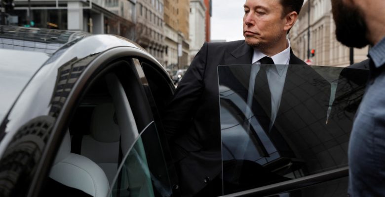 Elon Musk’ın Tesla planları reaksiyon çekti… Protesto ettiler