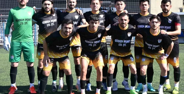 Ömürspor Birinci Resmi Maçını Kazandı
