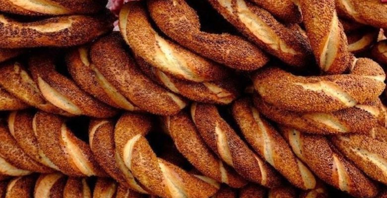 Simit yiyen genç kız ağır bakıma kaldırıldı