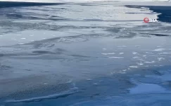 Yüksekova’daki Dilimli Barajı kısmen dondu